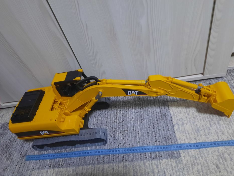 Екскаватор дитячий CAT