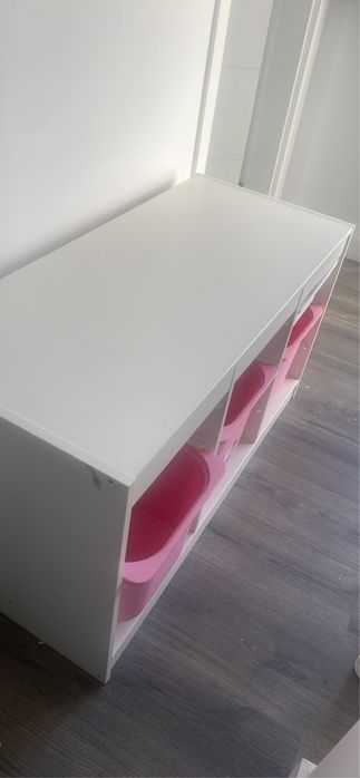 Movel Trofast Ikea com caixas