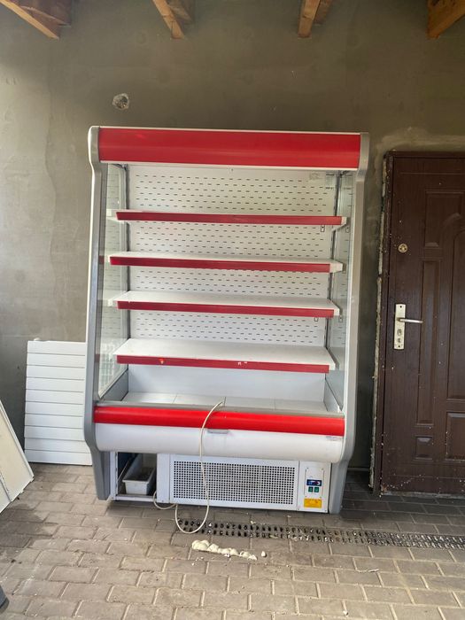 Witryna chłodnicza na nabiał