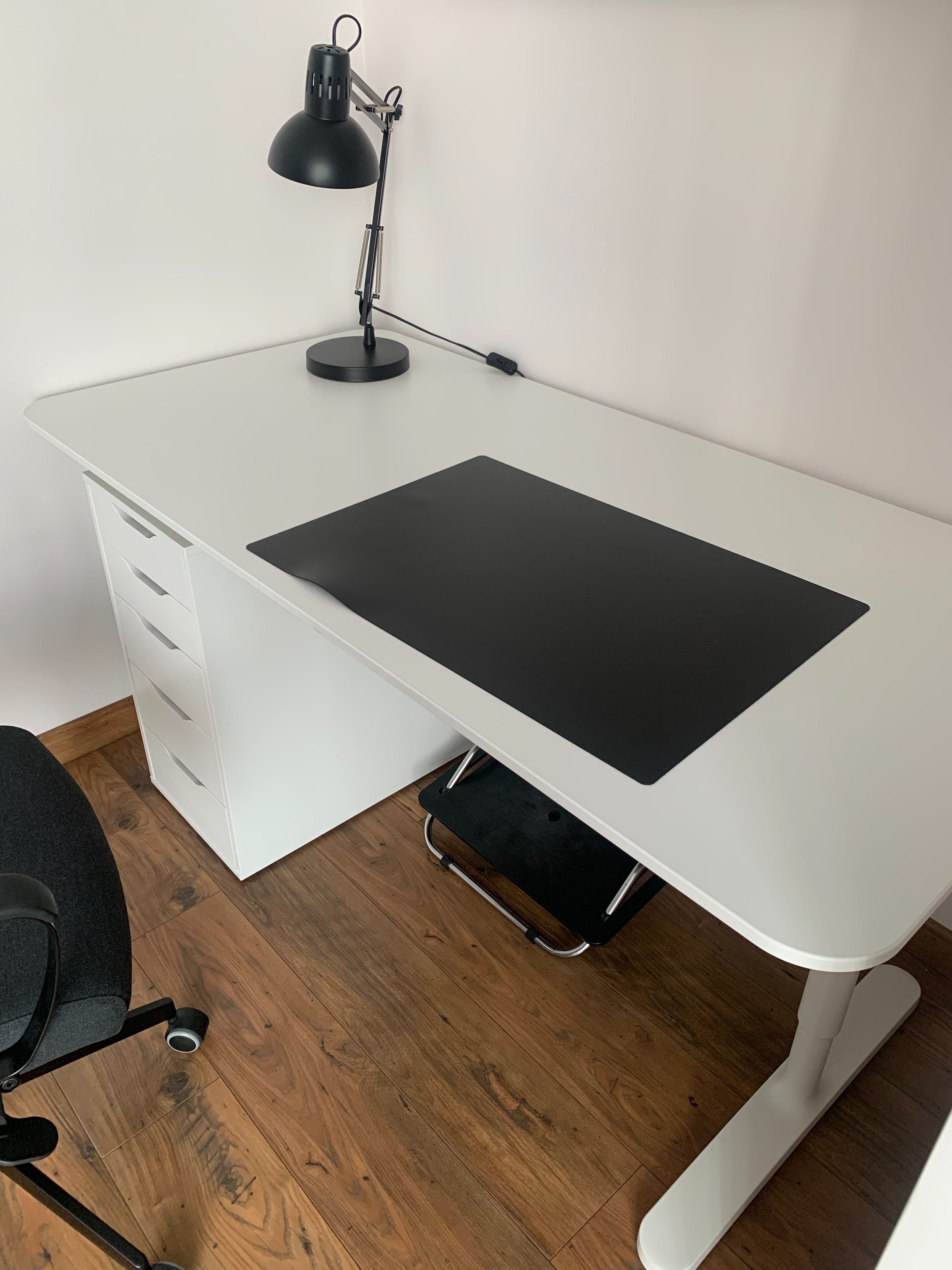 Białe biurko Bekant IKEA 160x80