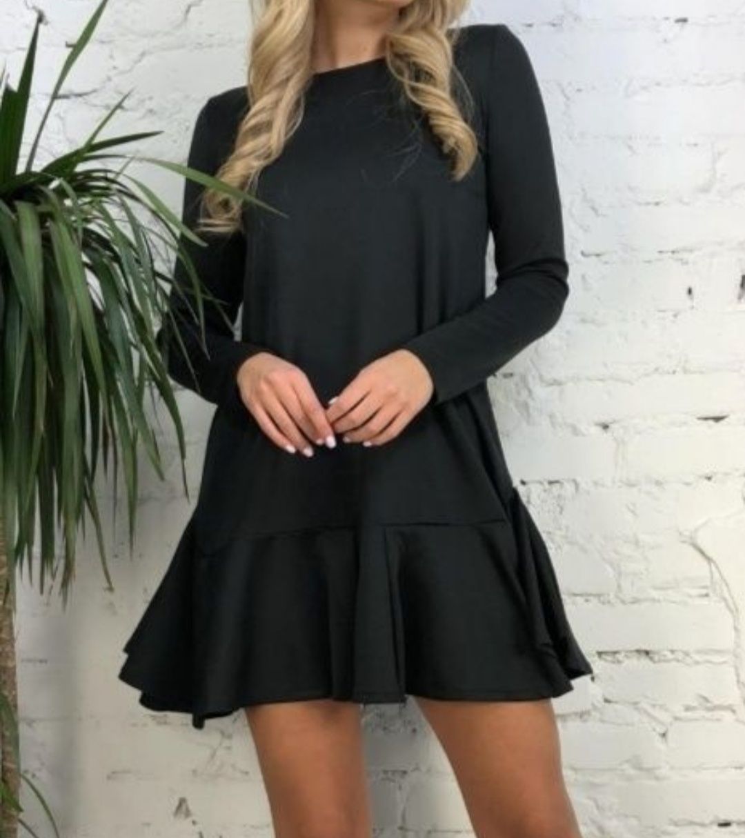 Чорна сукня з рукавами, в розмірі S