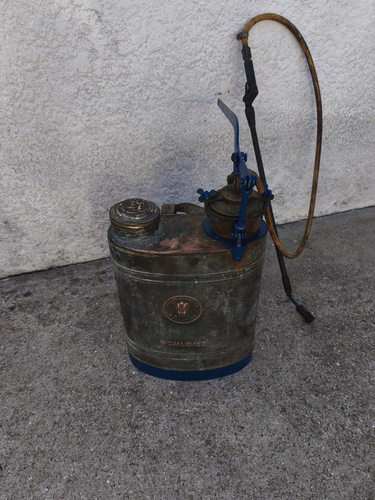 máquina de sulfatar/ pulverizador em cobre antiga