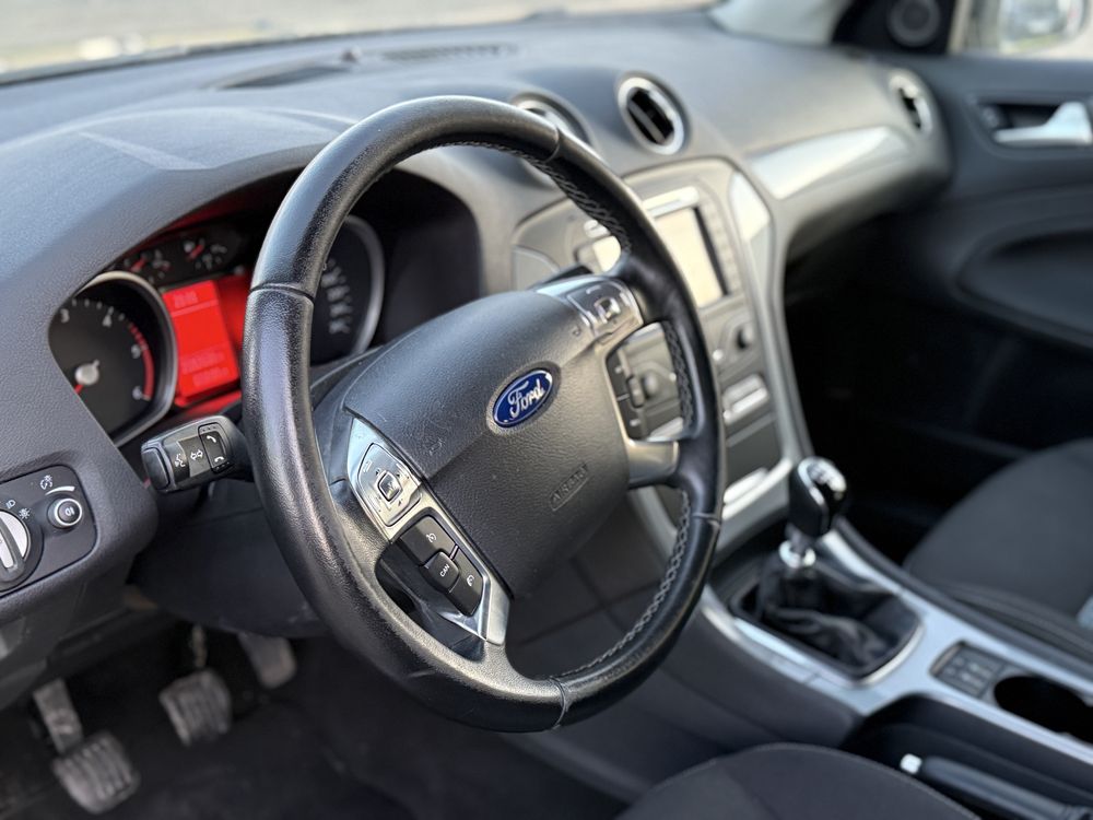 Ford Mondeo**2.0**140km**Wersja Champions League**Serwisowany**PIĘKNY