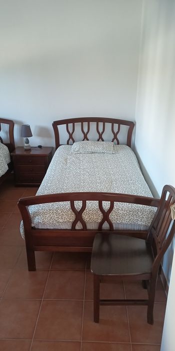 Quarto completo com duas camasindividuais para duas crianças ou hósped
