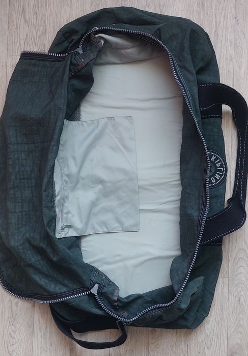 Сумка б/у дорожная больщая Kipling  77L