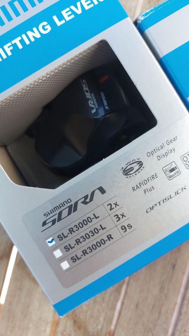 Manípulos Shimano Sora flatbar 2x9