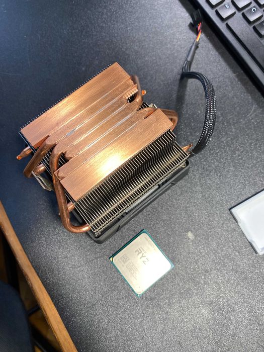 AMD Ryzen 7 1800X 3.6GHz, RGB Wraith Prism Cooler