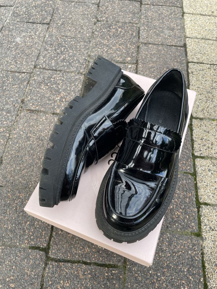 Mokasyny DeeZee lakierowane czarne rozmiar 37