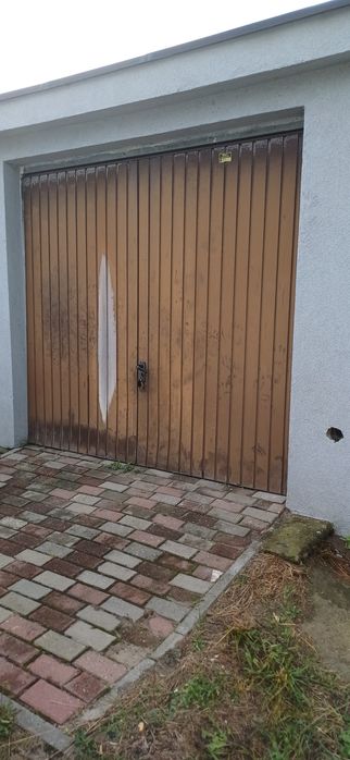 Sprzedam  garaż  18 m2
