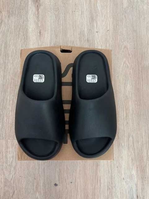 adidas YeezySlide_Black "Nowe" Klapki Rozmiar. 45
