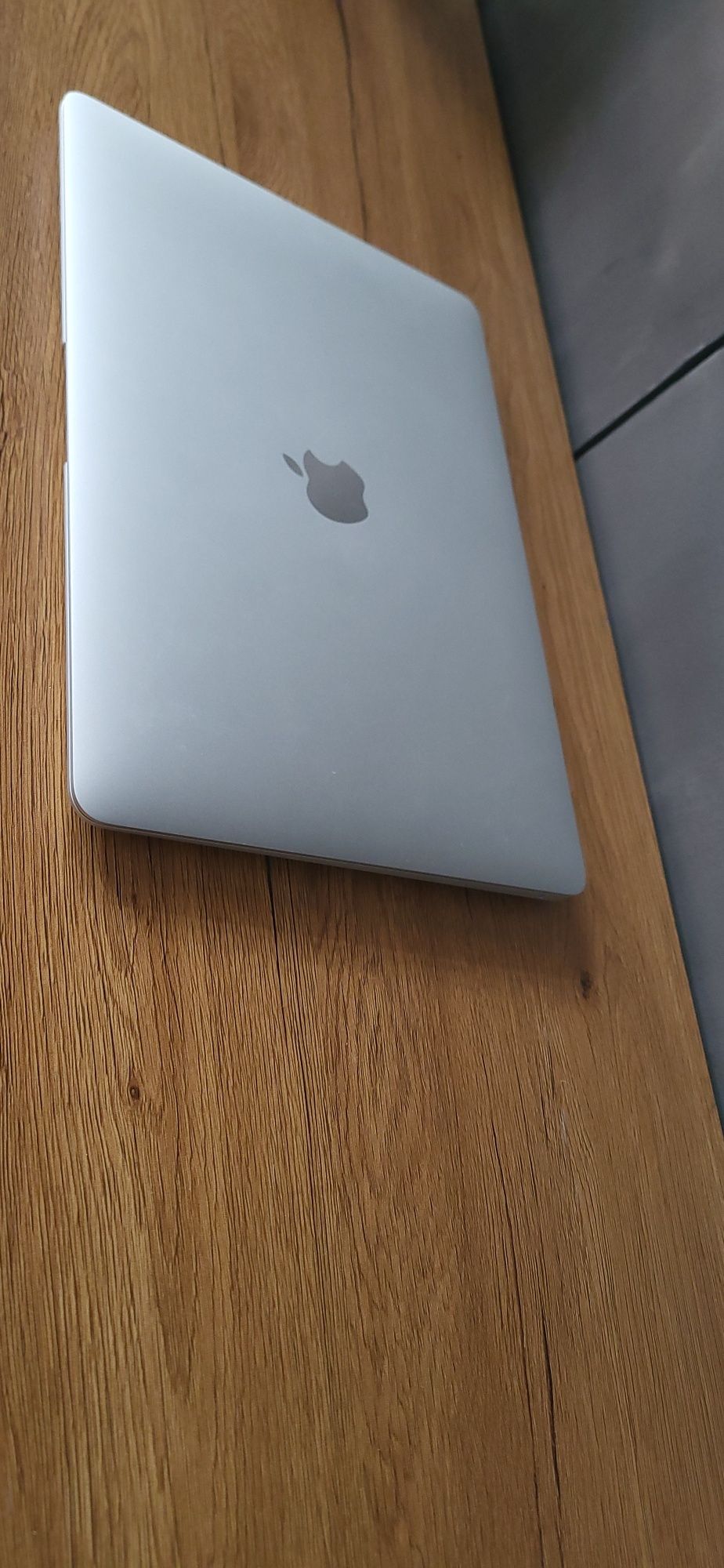 MacBook Air 13, 2020, 8GB/256GB