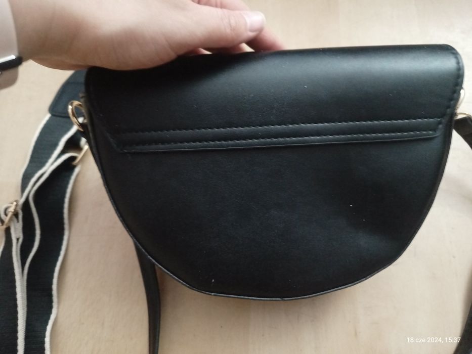 Torebka nerka damska - czarna