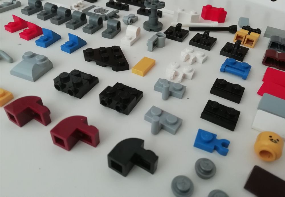 Lote de 84 peças de LEGO  (Cx2)