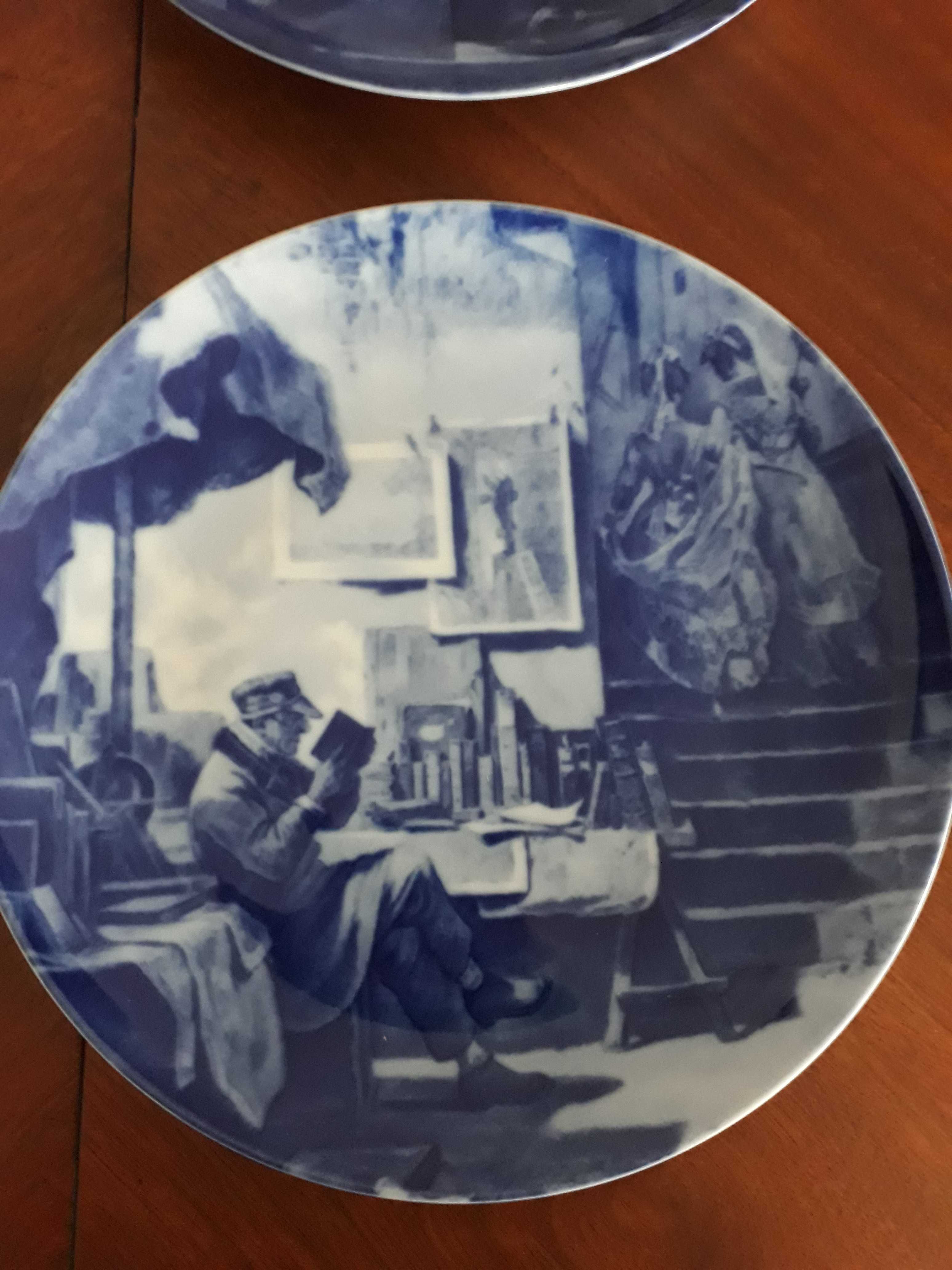 Ozdobne talerze niebieska porcelana Berlin Design