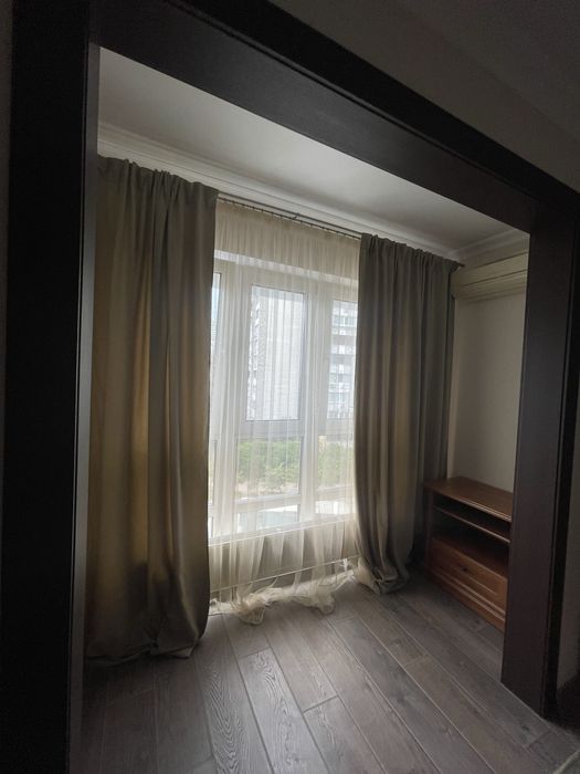 Продаж 3 кім.кв., вул.Гмирі 18, метро 7 хв.