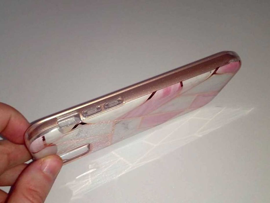 Etui do telefonu iphone 11 pro. Spacecase Marble 360