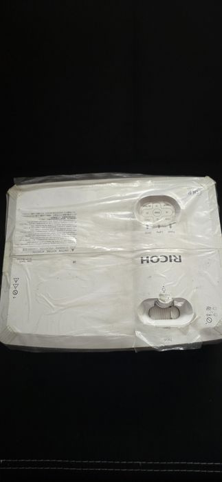 Projektor Rzutnik Ricoh PJ X5770.. Lampa 90 godzin Sprzedam zamienie