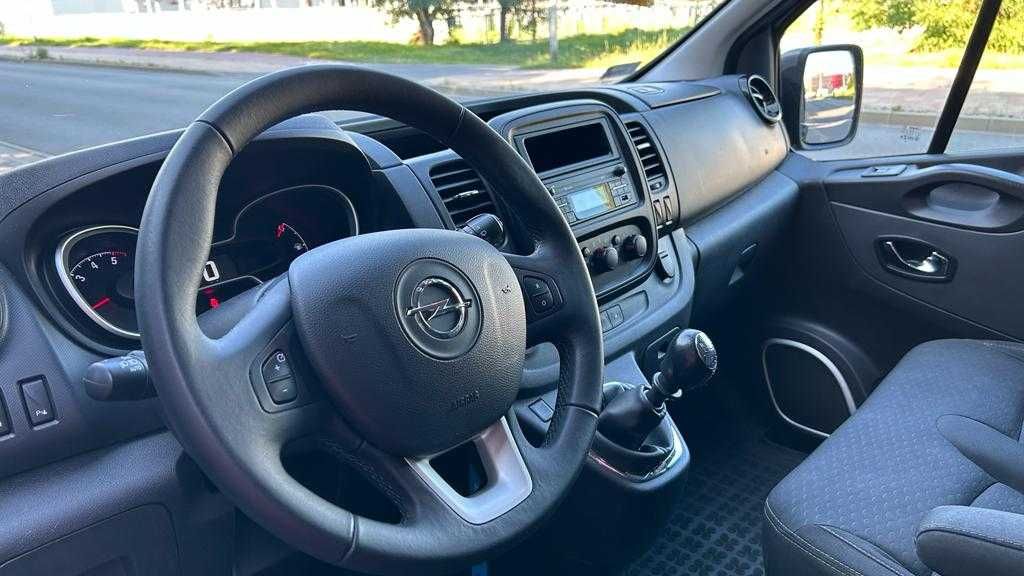 Wynajem Busa 9 osobowy Opel Vivaro 130 zł