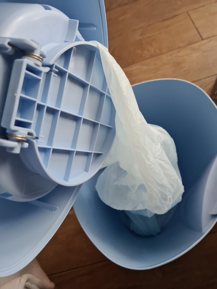 Kosz / pojemnik na zużyte pieluszki Tommee Tippee z blokadą odorstop !