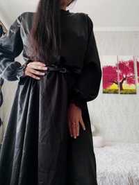 Вишукана легенька сукня, чорний атлас 52-54 розмір