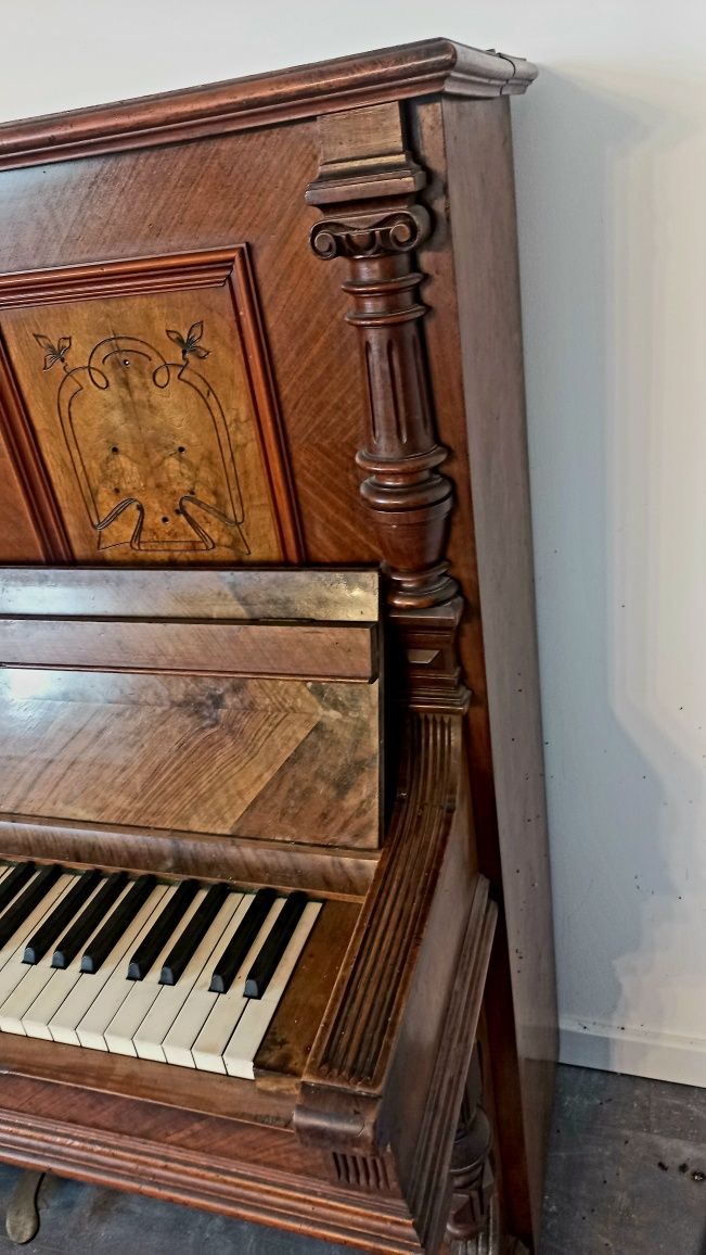 Stare, niemieckie pianino