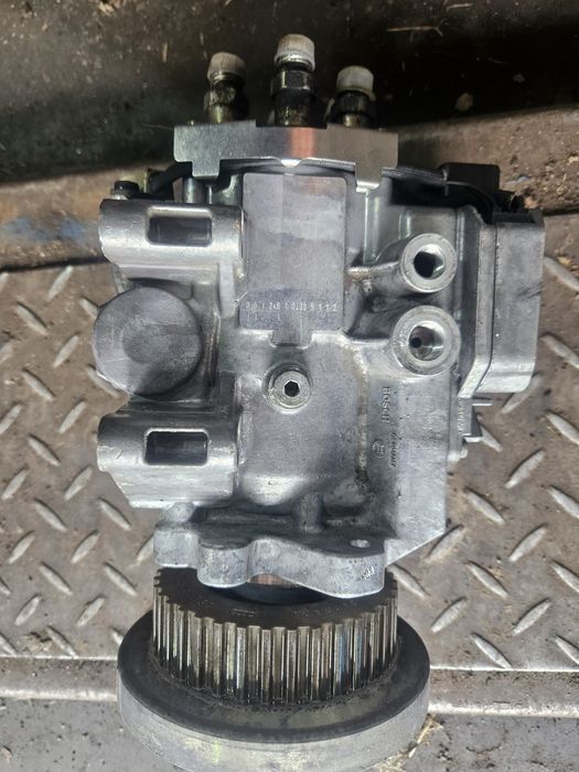 Pompa wtryskowa 2.5 tdi  bosch a6 c5