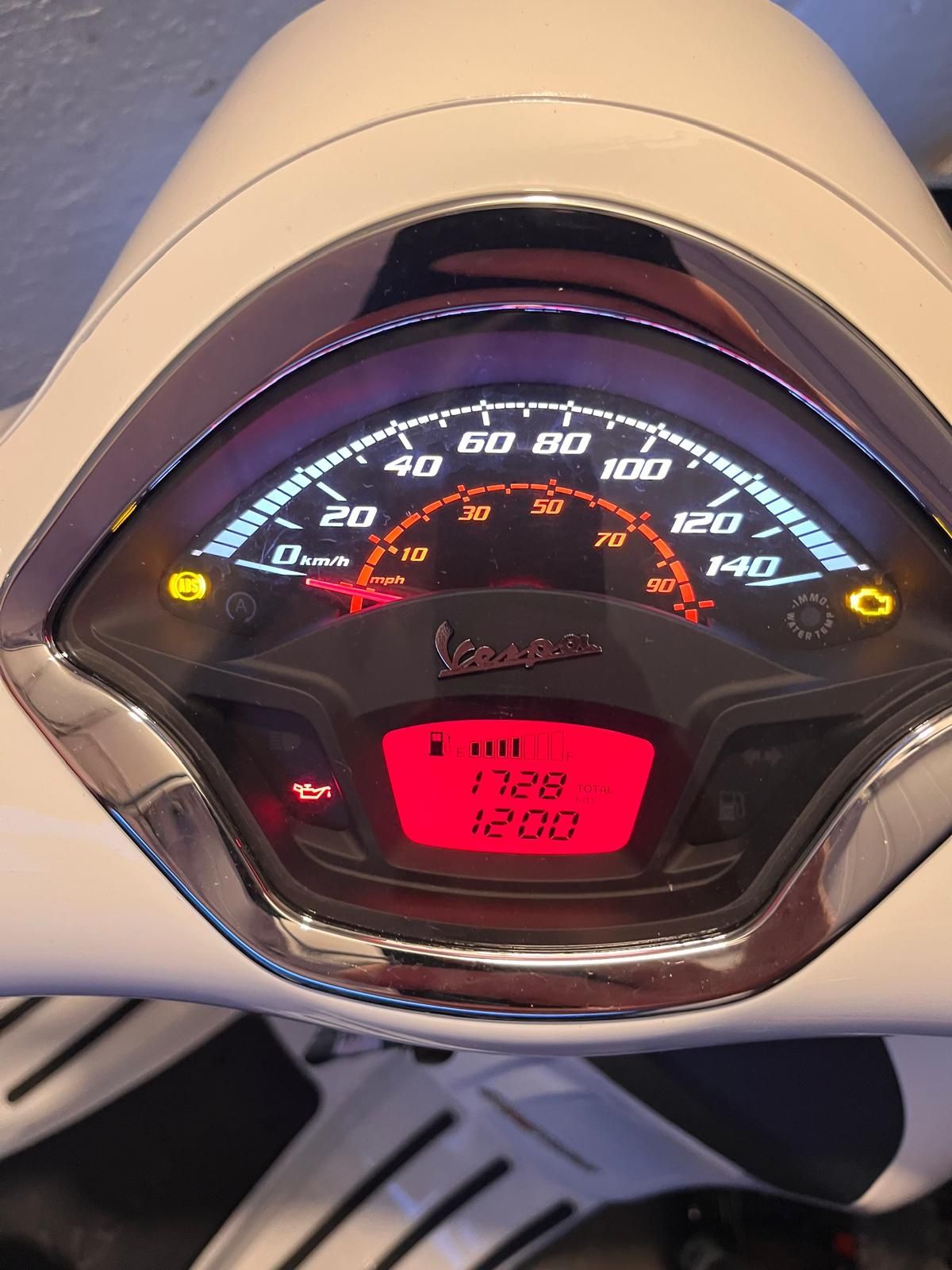 Vespa Piaggio 125 GTS Salonowa