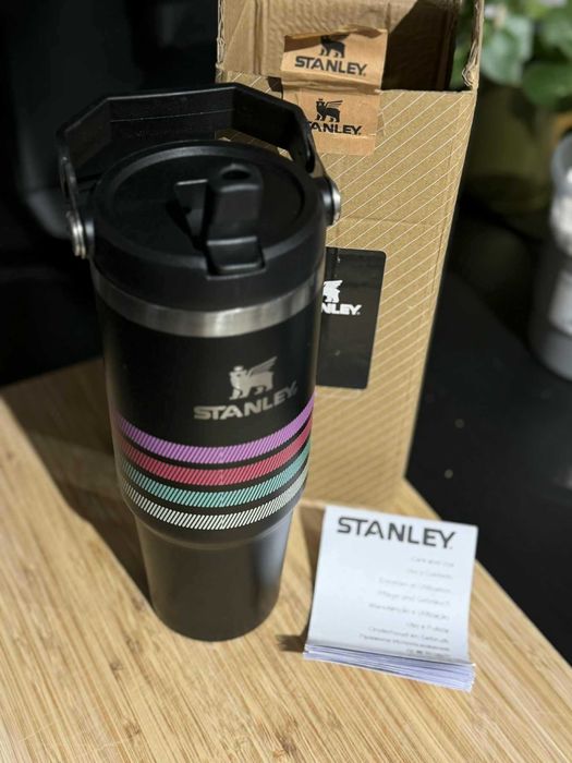 Stanley kubek IceFlow Flip Straw 30oz