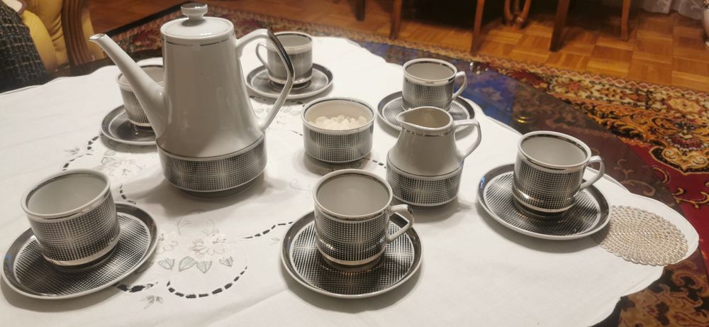 Zestaw do kawy i herbaty porcelana  Chodzież