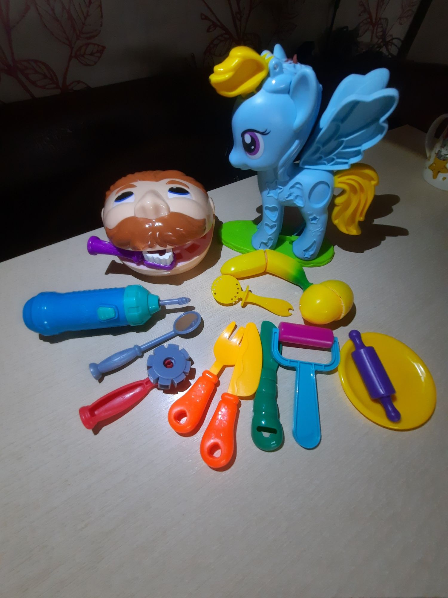 Play doh мистер зубастик и Пони