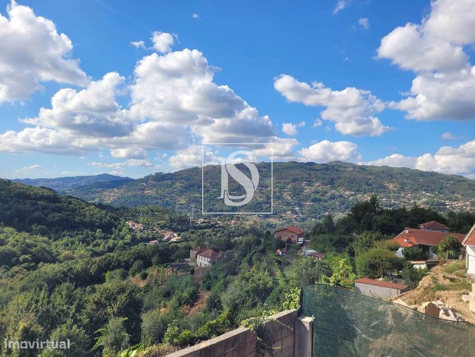 Terreno rustico com 600m2 na zona de Espadanedo, Cinfães.