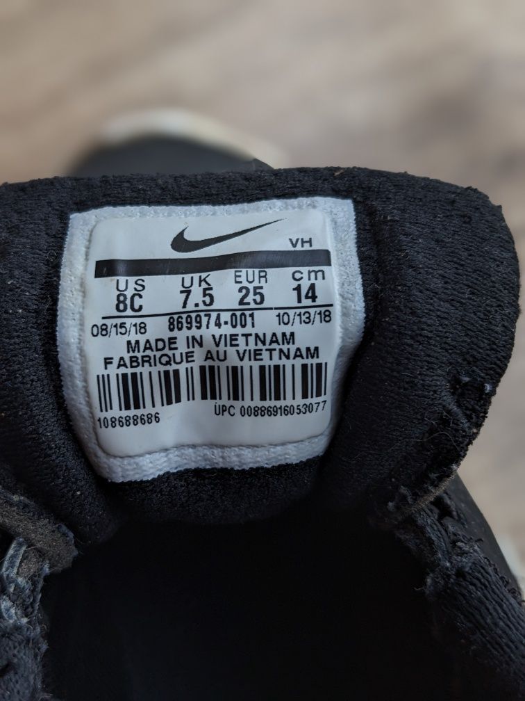 Кроссовки Nike 25 размер, 14см по стельке