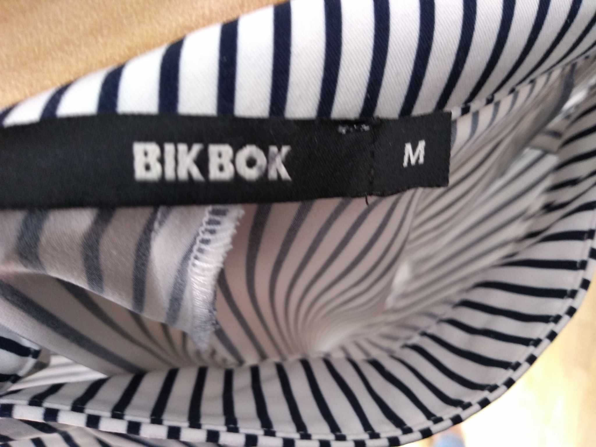 Spodnie długie, rozszerzane firmy BLIKBOX. Wyprzedaż z szafy!