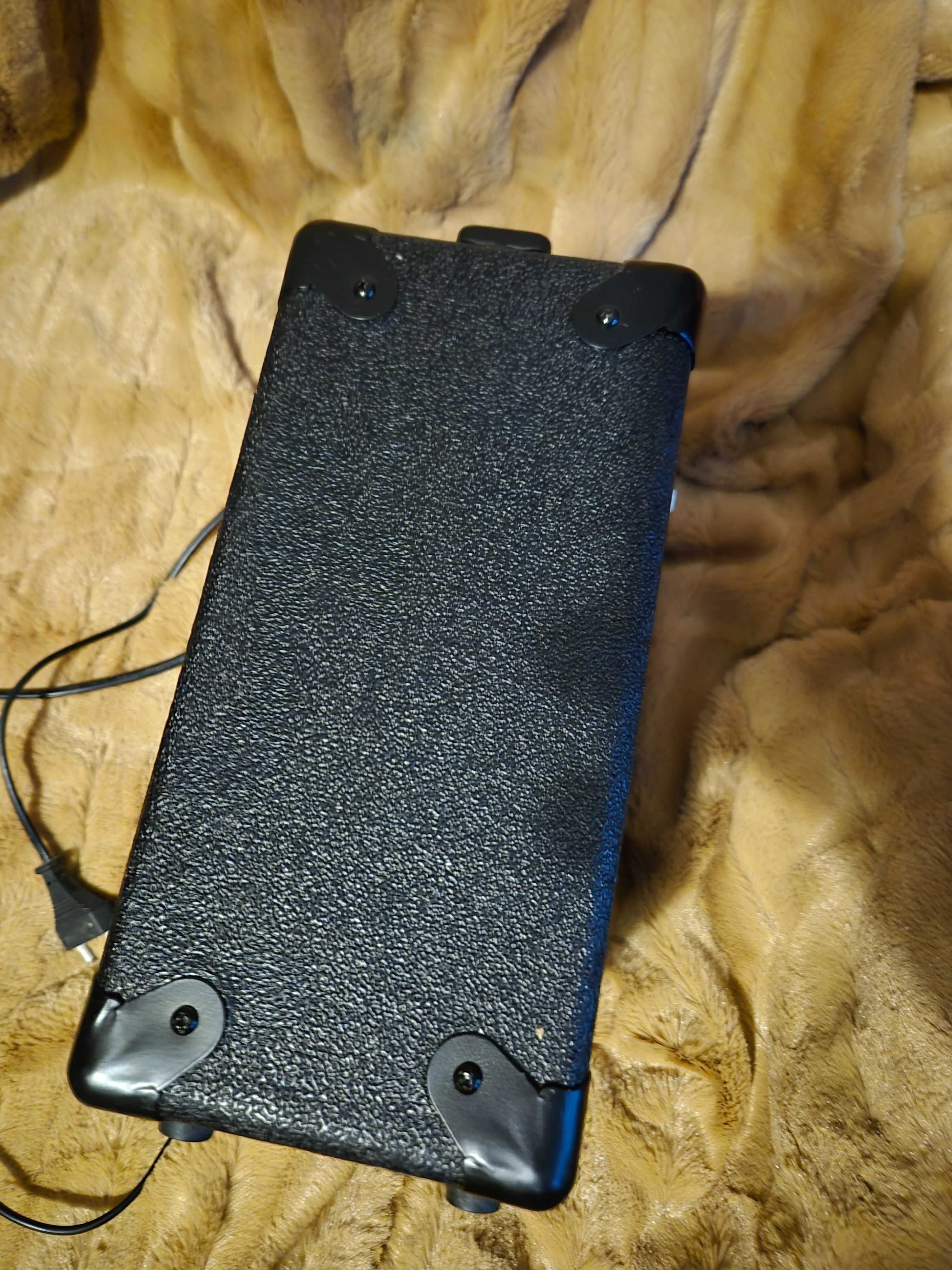 Cichy wzmacniacz gitarowy combo piec