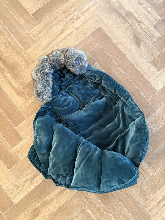 Spiworek do wozka butelkowa zielen z futerkiem