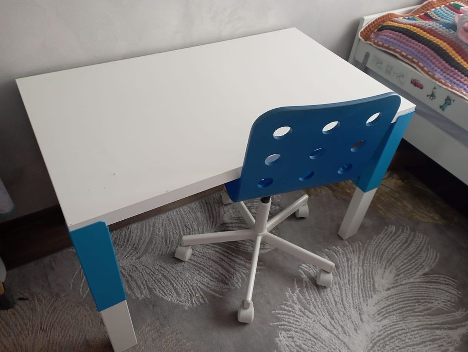 Biurko łózko krzesło dziecięce