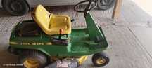 Traktorek John Deere