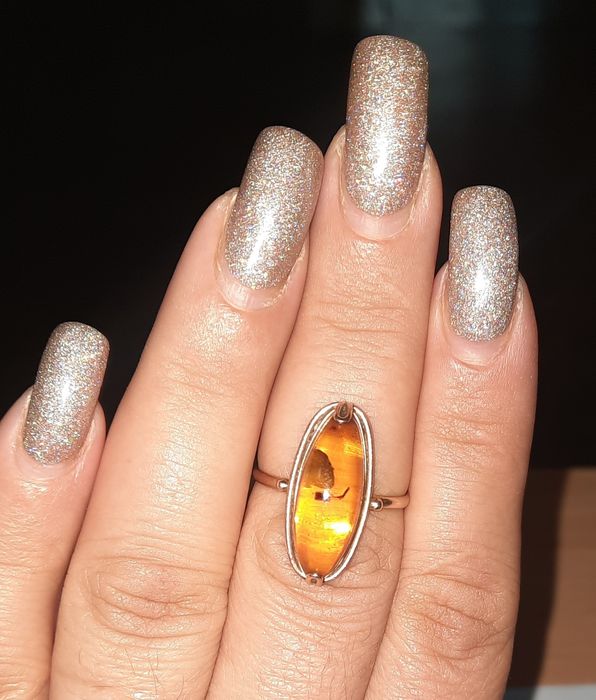 Продам кольцо с янтарем

Вес: 3 г

Размер: примерно 18