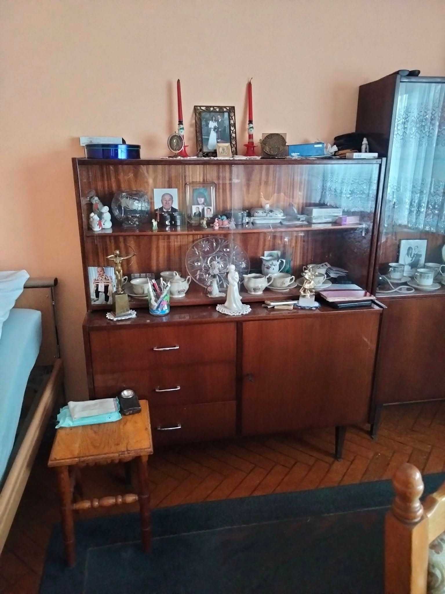 Meble z lat PRL, szafa, witryny