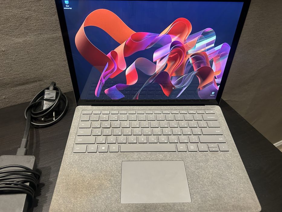 Ноутбук microsoft surface laptop 2