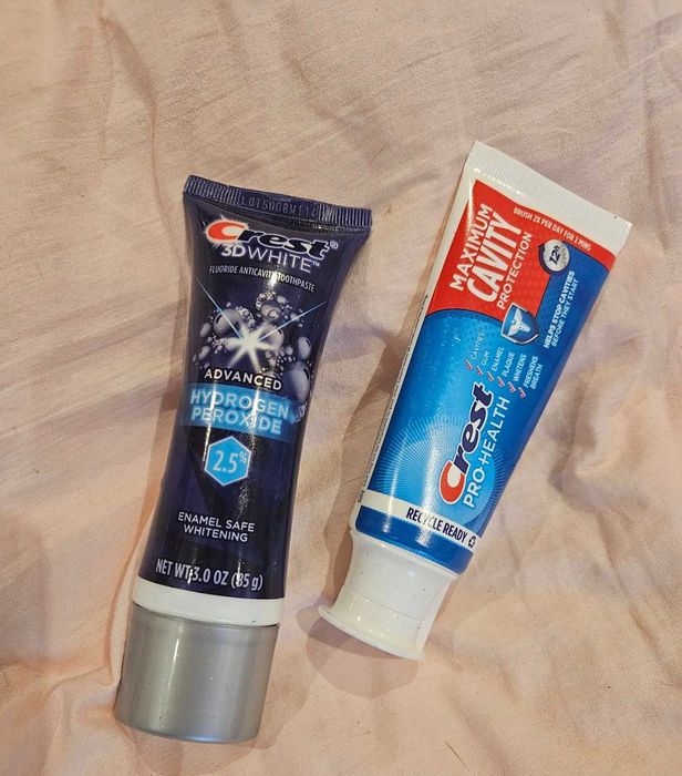 pasty do zębów marki Crest 2 sztuki