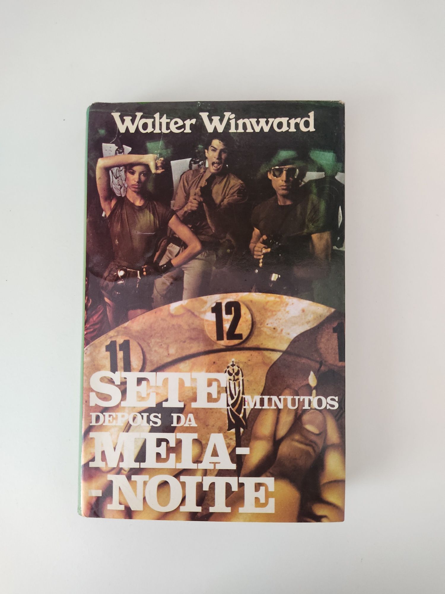 "Sete minutos depois da meia noite" de Walter Winward