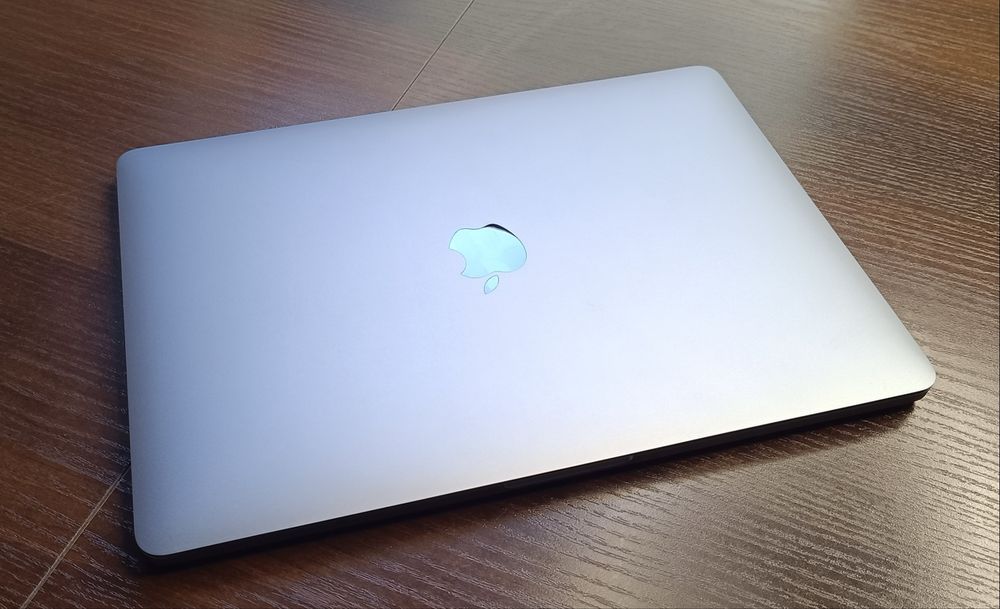 MacBook Pro M2 13,3" 8GB RAM 512GB (2022)
