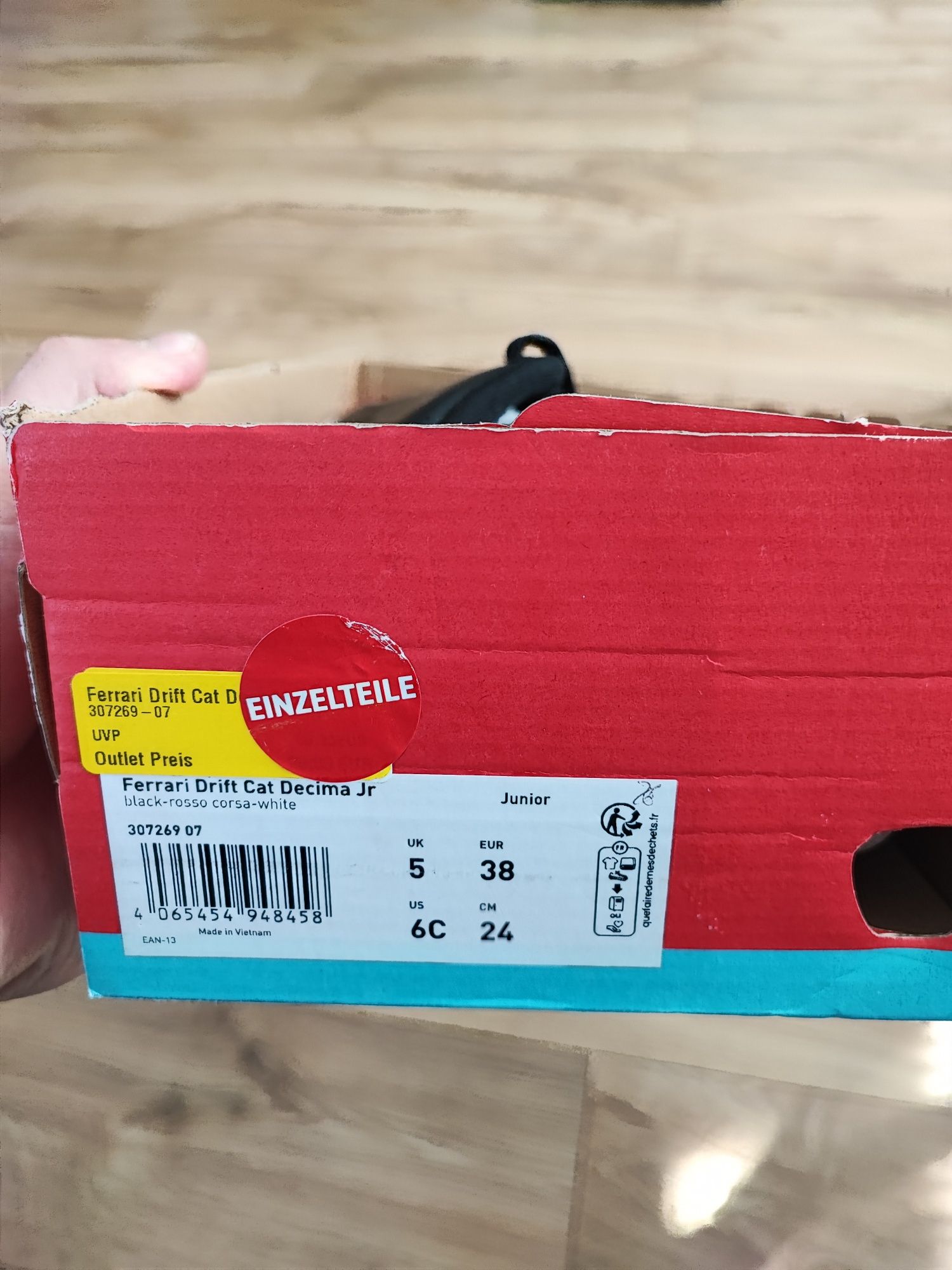 Buty Puma Ferrari Drift Cat Decima Jr. Rozmiar 38.