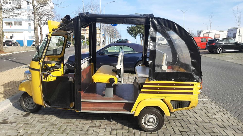 2 Tuk Tuk Piaggio Ape Calessino 422 (7+1 Lugares) + (3+1 Lugares)