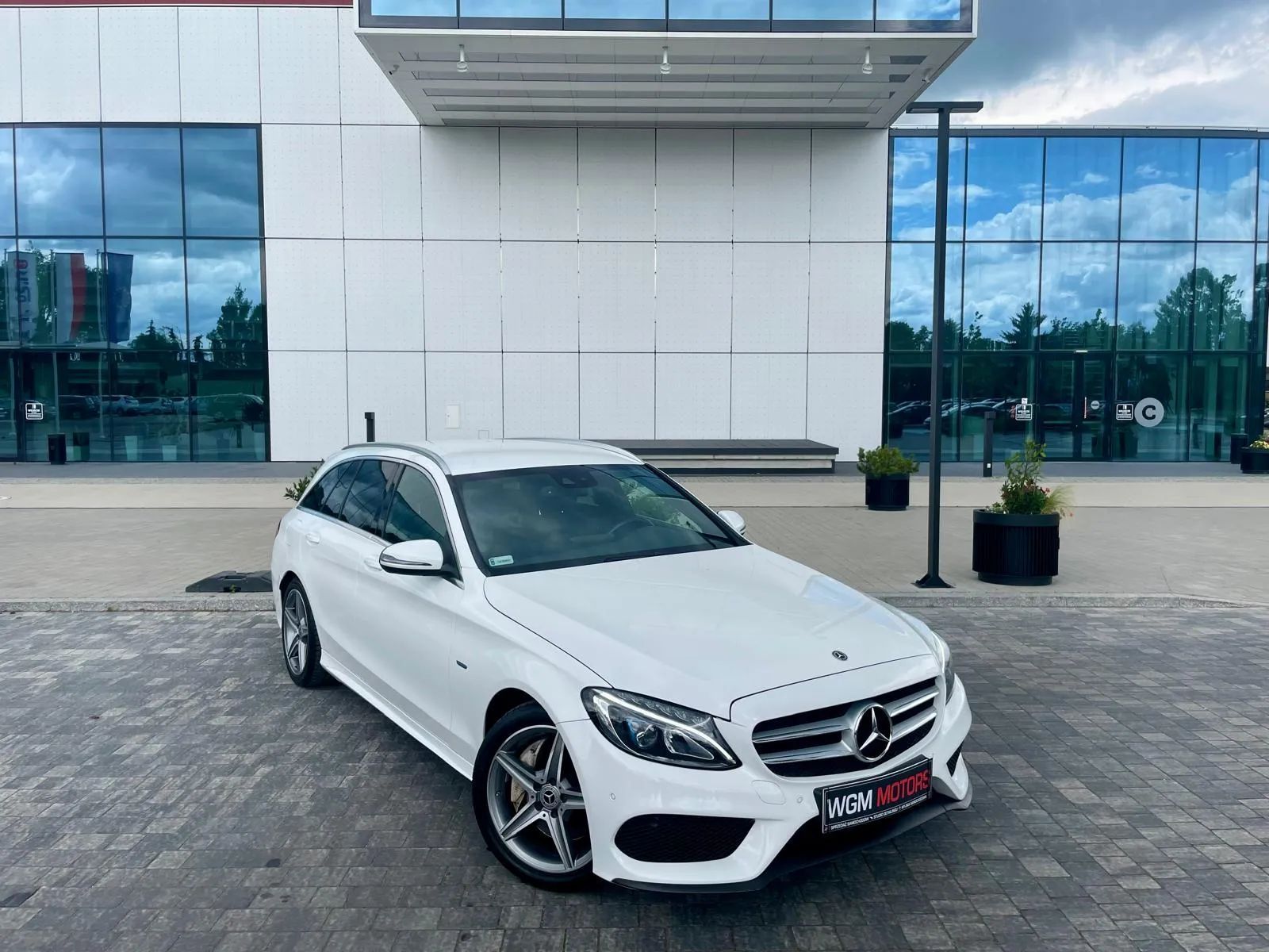 Mercedes-Benz Klasa C Hybryda Plug-In/High Performance LED/Biała perła/Możliwa zamiana