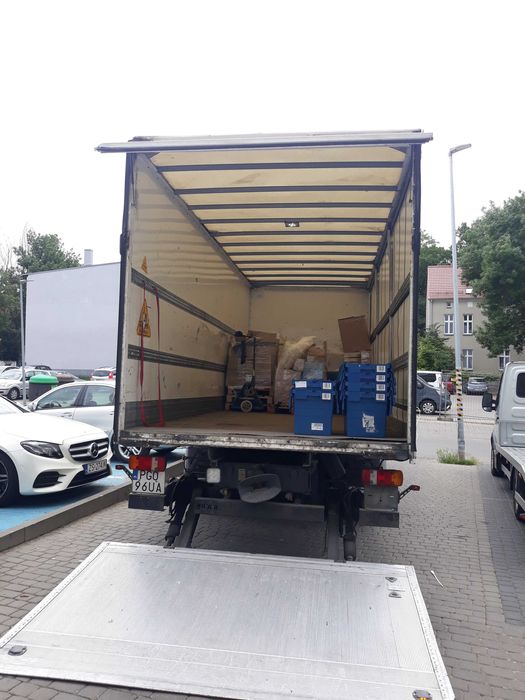 Transport z windą 5,6t ładowności