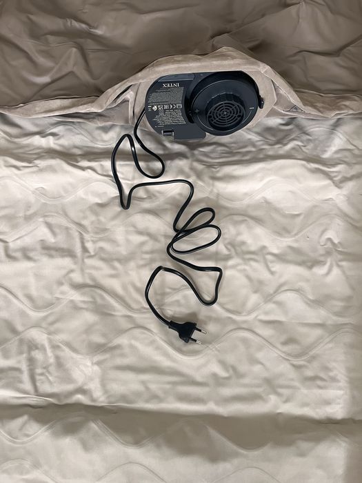 Intex colchão insuflável, com bomba integrada