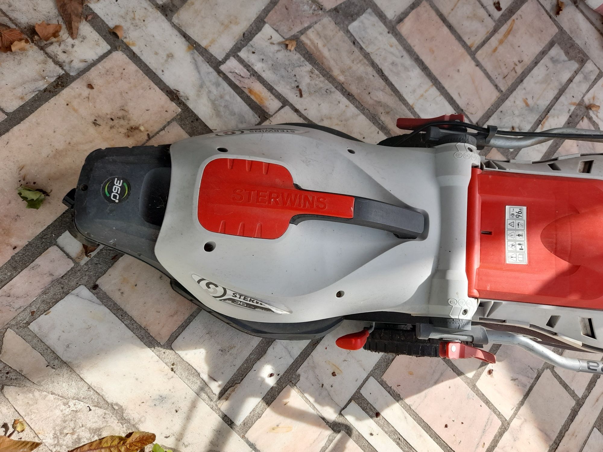 Maquina de cortar relva
