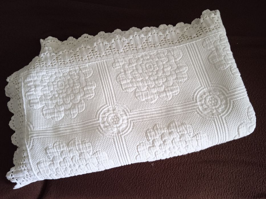 Colchas com almofadas